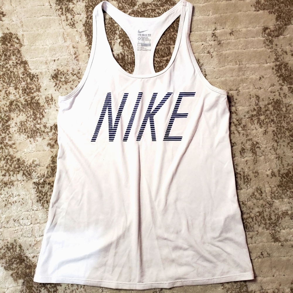 🍒2/$22 Nike Athletic Cut Top